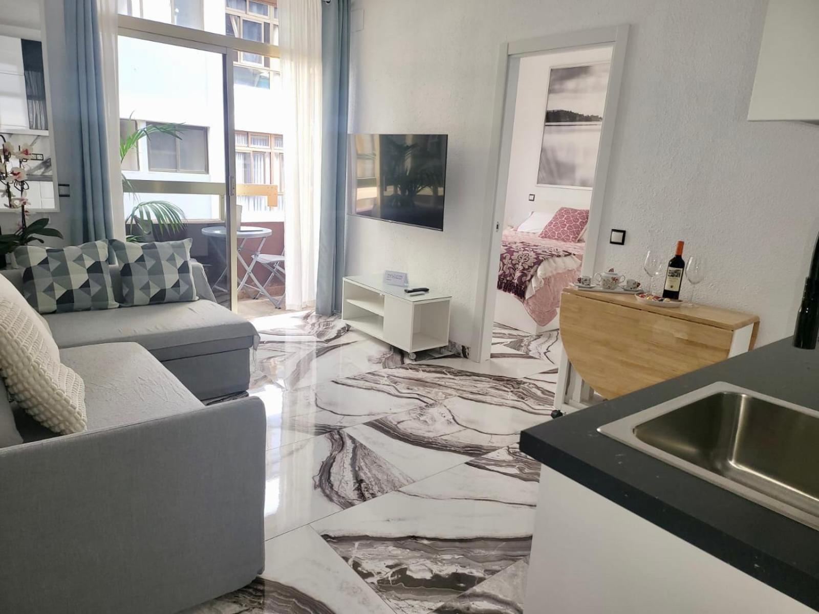 2 Bedrooms Flat + Balcony + Parking At Las Canteras Beach Лас-Пальмас-де-Гран-Канария Экстерьер фото