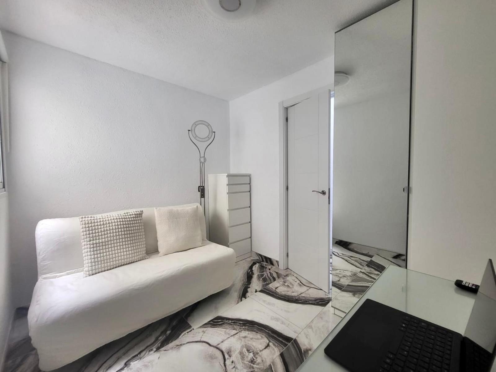 2 Bedrooms Flat + Balcony + Parking At Las Canteras Beach Лас-Пальмас-де-Гран-Канария Экстерьер фото
