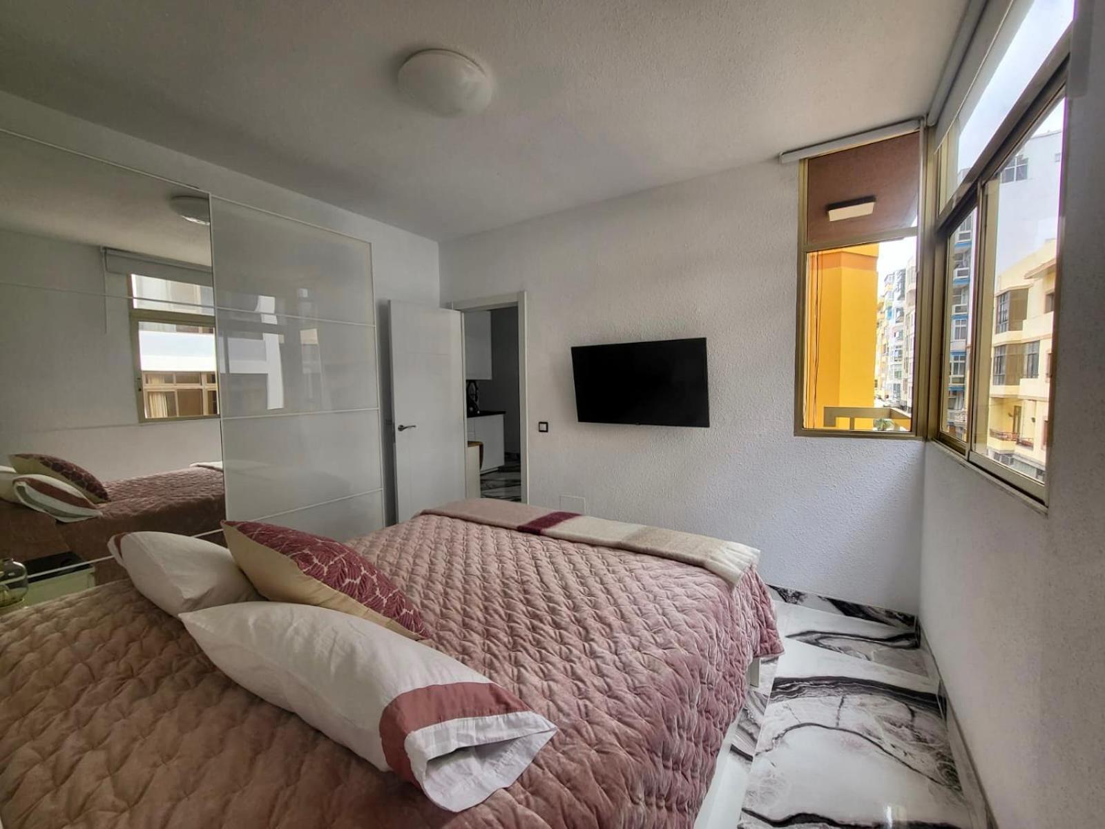 2 Bedrooms Flat + Balcony + Parking At Las Canteras Beach Лас-Пальмас-де-Гран-Канария Экстерьер фото