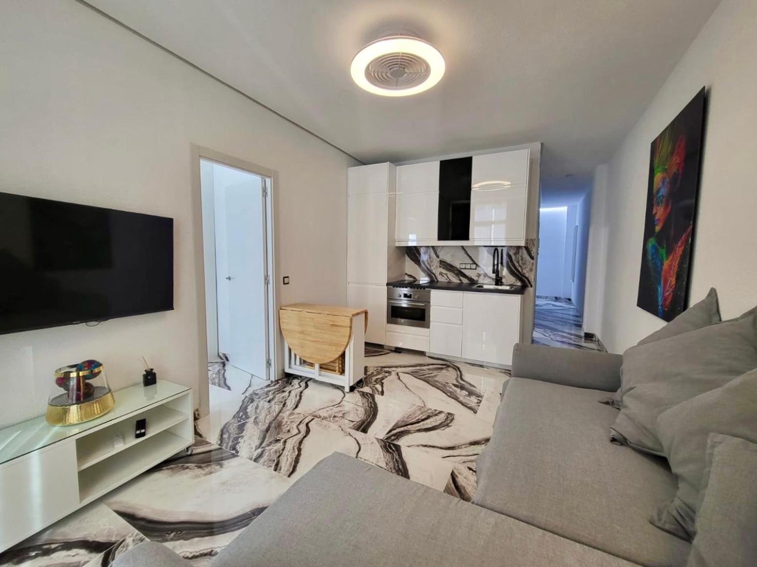2 Bedrooms Flat + Balcony + Parking At Las Canteras Beach Лас-Пальмас-де-Гран-Канария Экстерьер фото